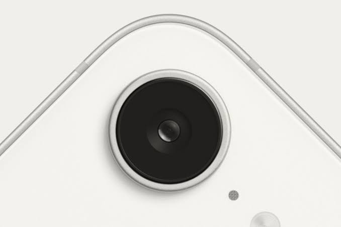 iphone_16e_camera.jpg